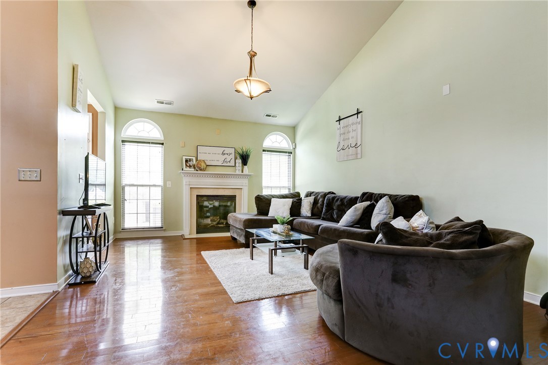 5818 Yellow Jasmine Ter