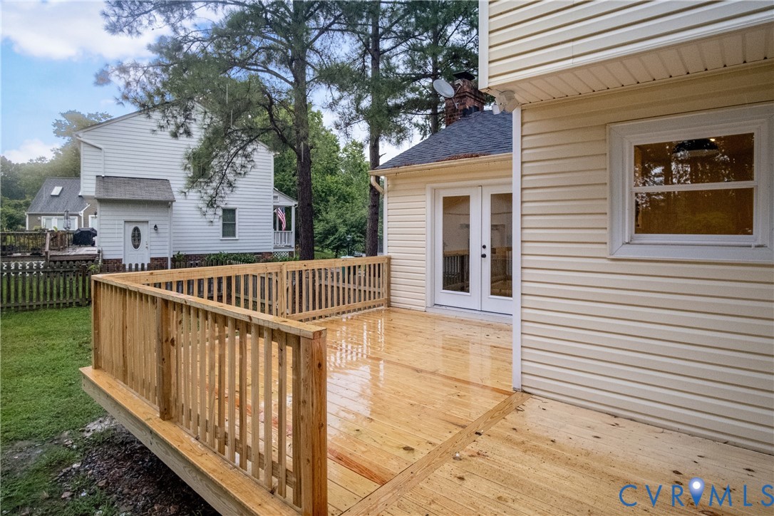 2451 Crowncrest Dr