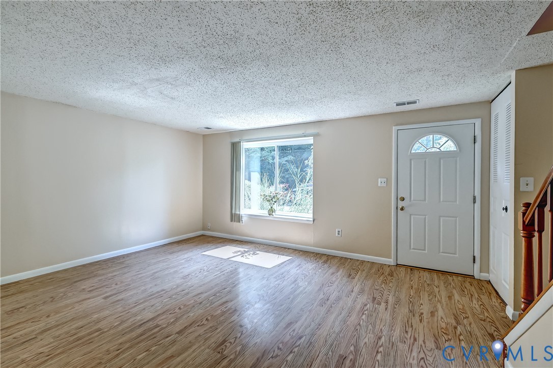 10992 Greenaire Pl