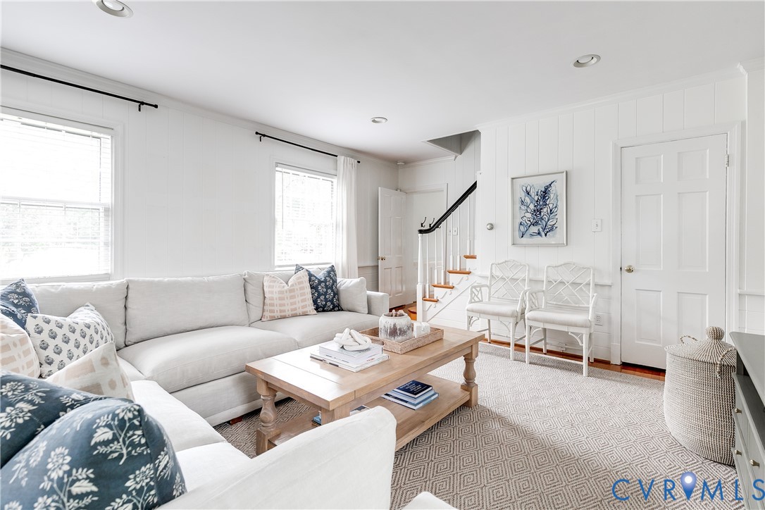 410 Lakewood Dr