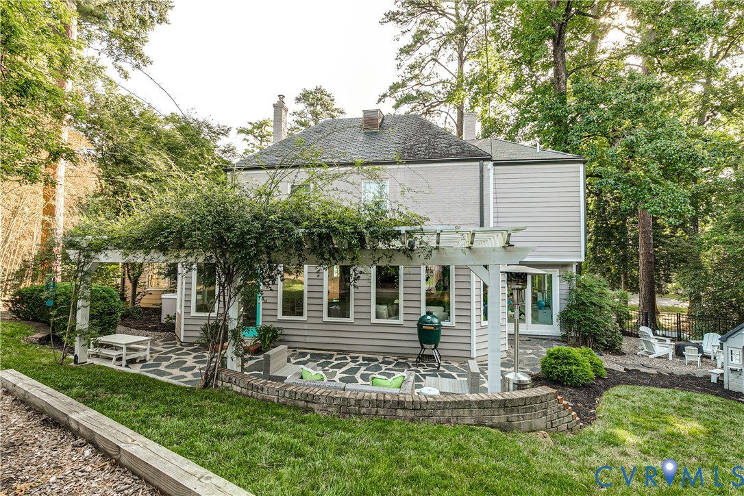 410 Lakewood Dr