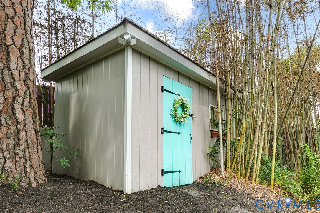 410 Lakewood Dr