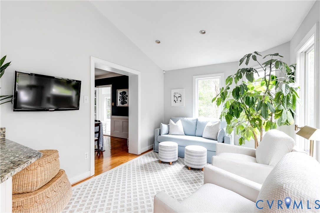 410 Lakewood Dr