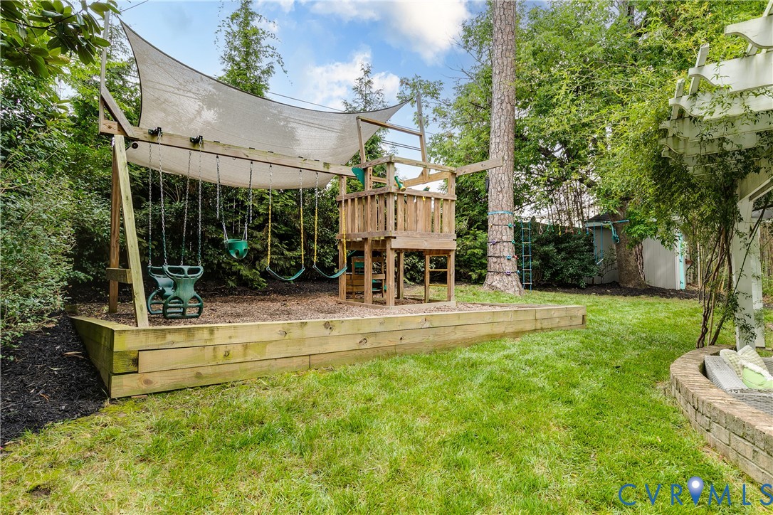 410 Lakewood Dr