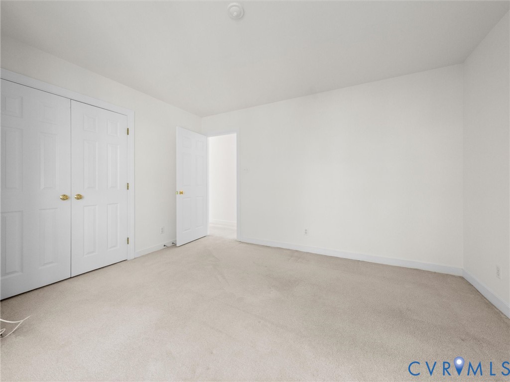 3229 Center Ridge Dr