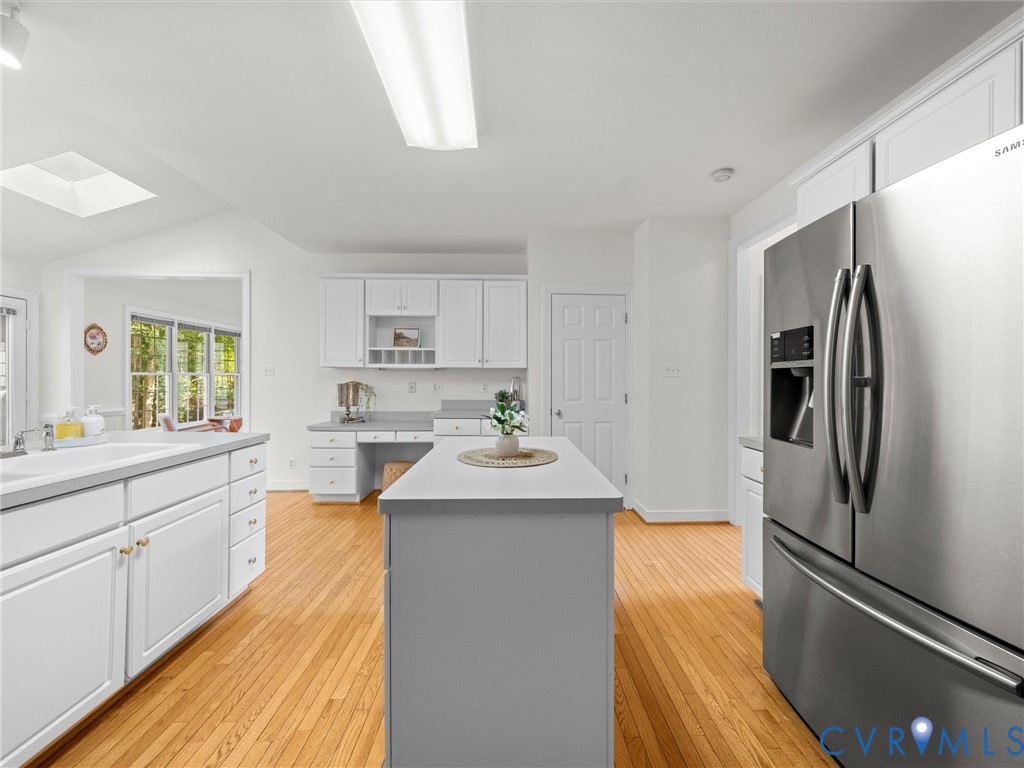 3229 Center Ridge Dr