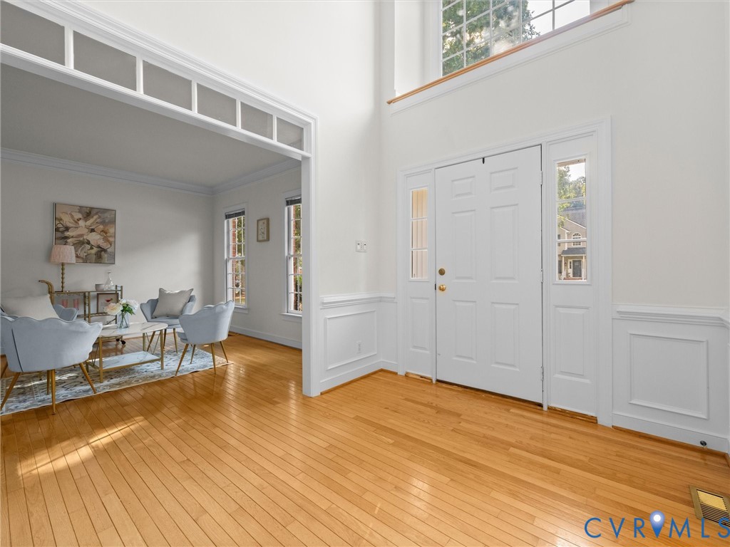 3229 Center Ridge Dr