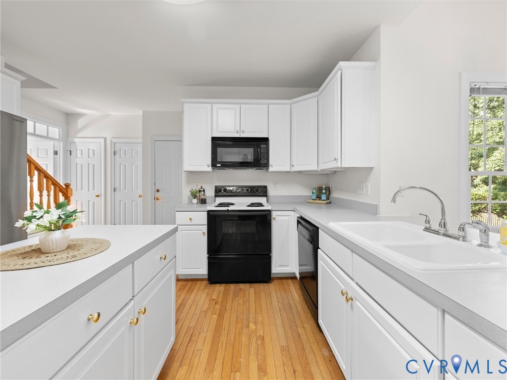 3229 Center Ridge Dr