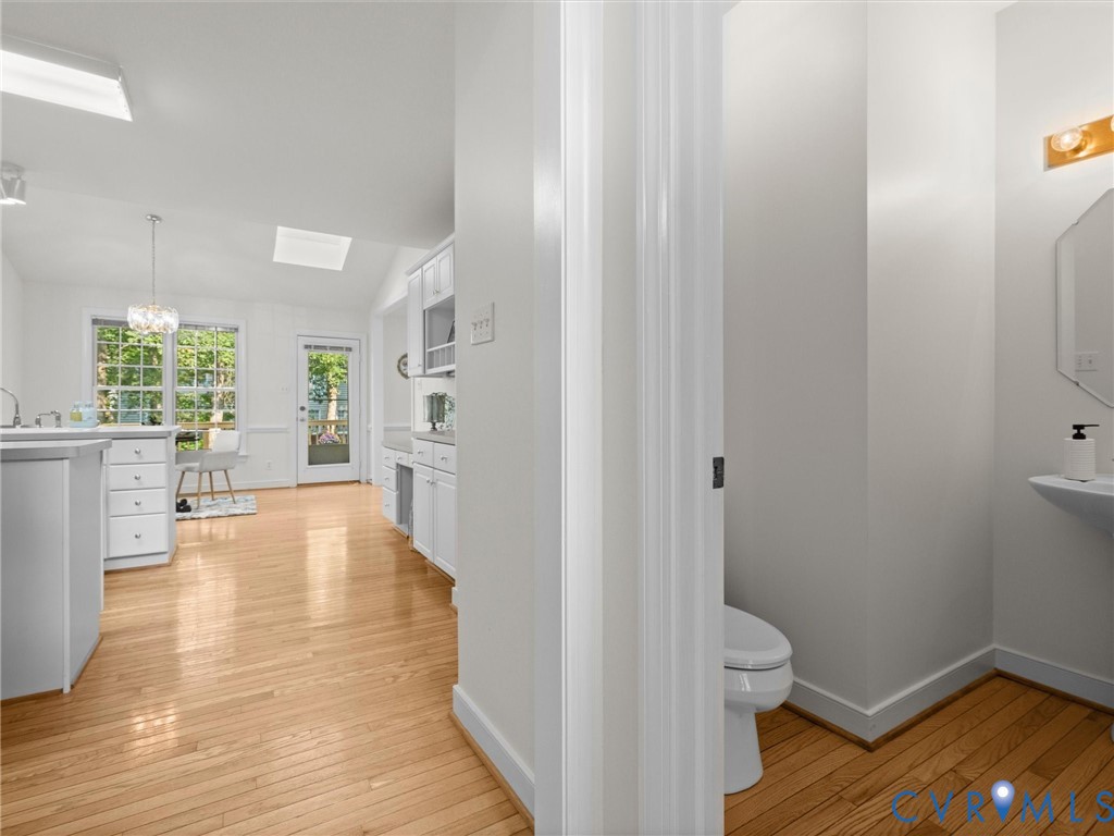 3229 Center Ridge Dr