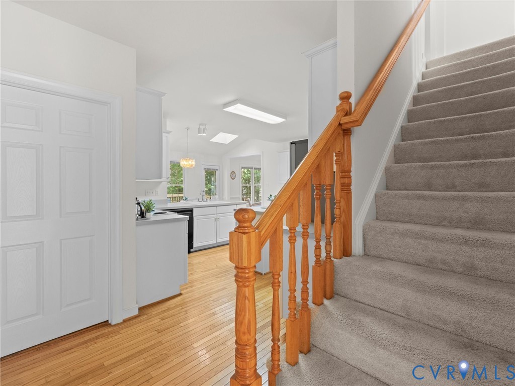 3229 Center Ridge Dr
