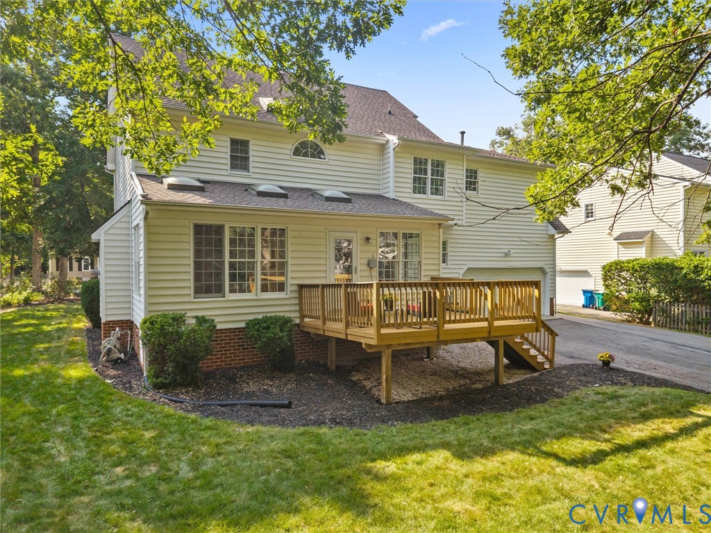 3229 Center Ridge Dr