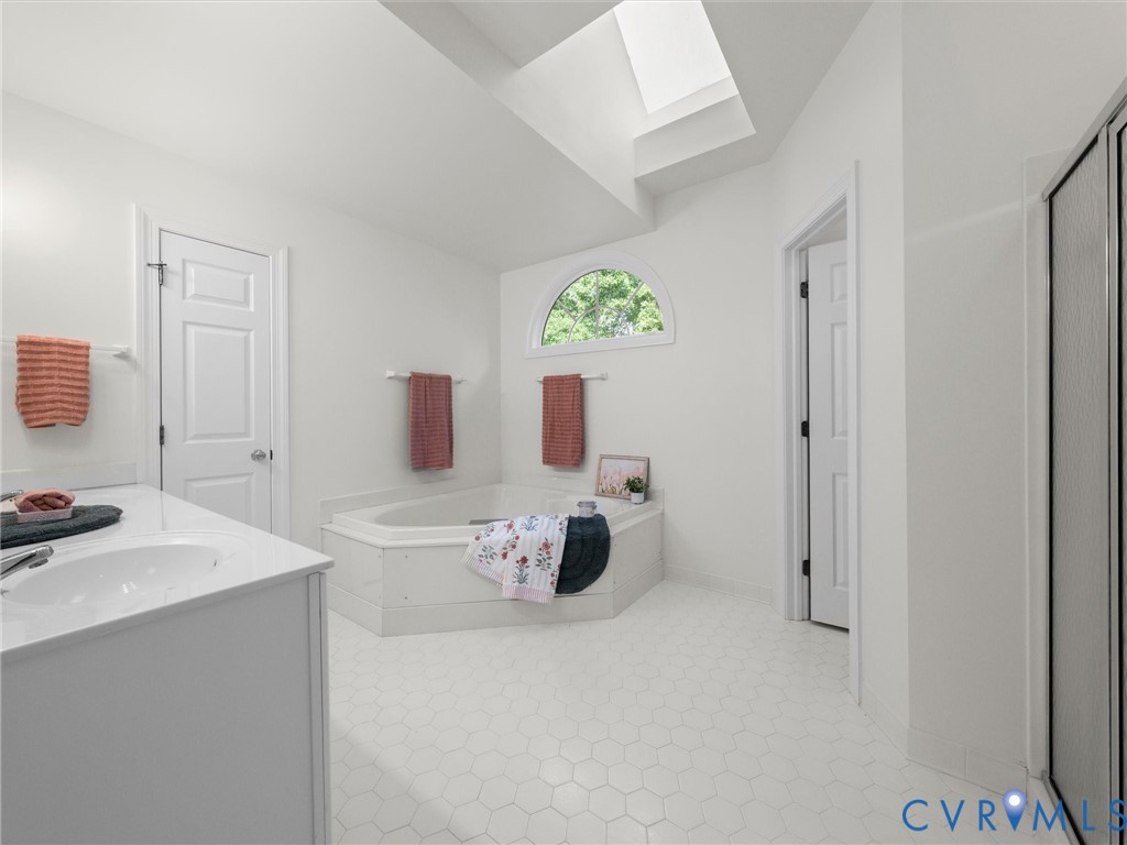 3229 Center Ridge Dr