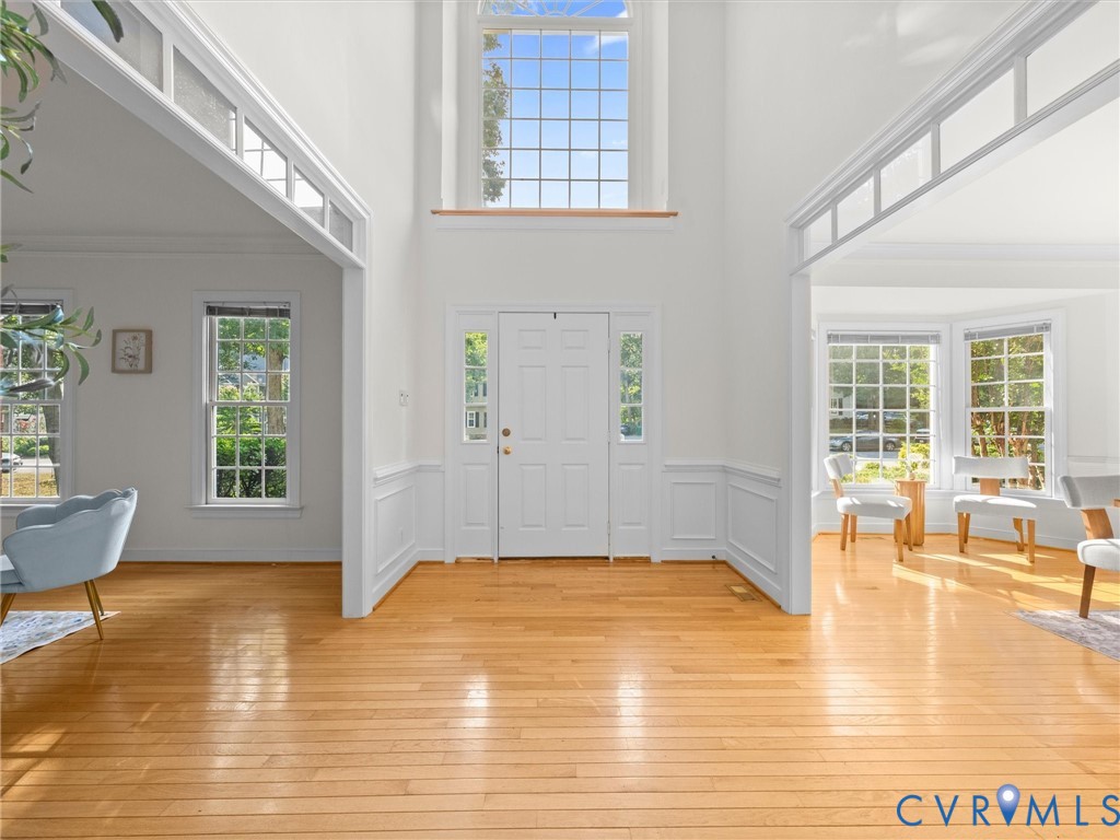3229 Center Ridge Dr