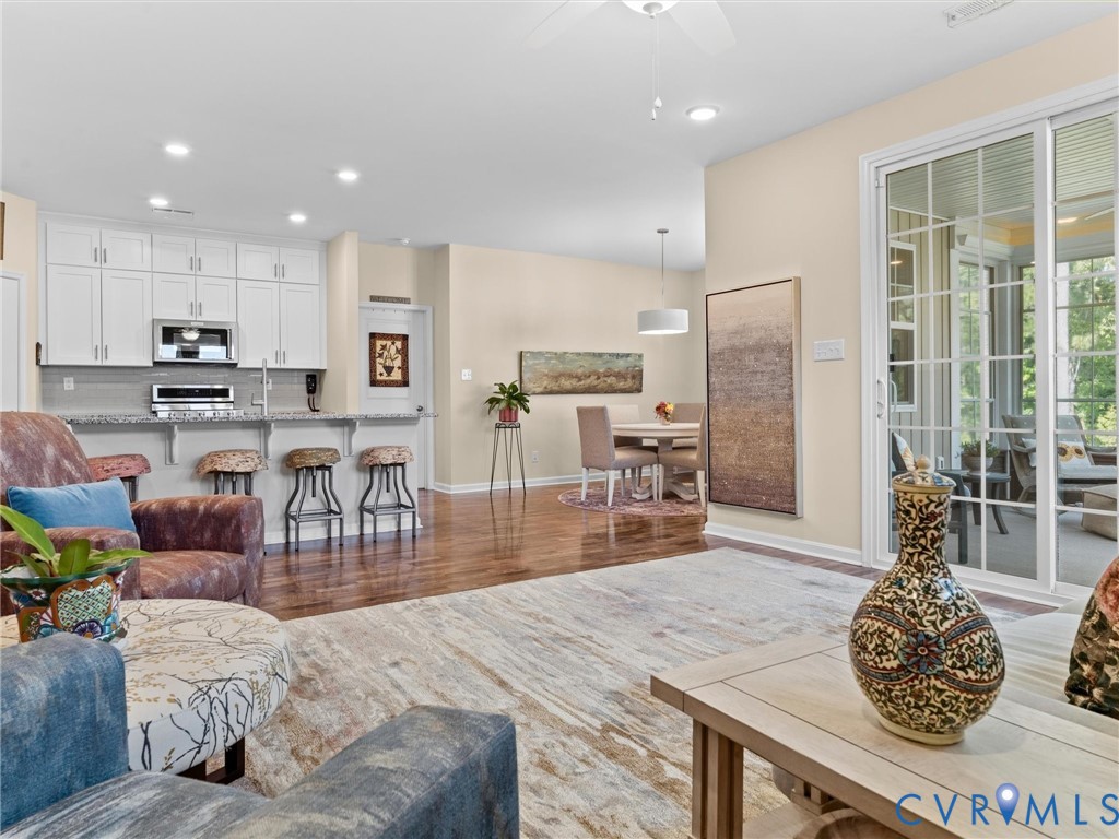 15106 Hazelbury Cir