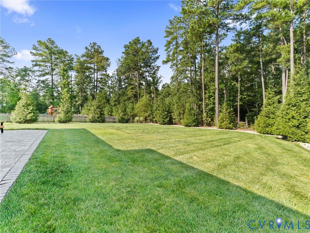 15106 Hazelbury Cir