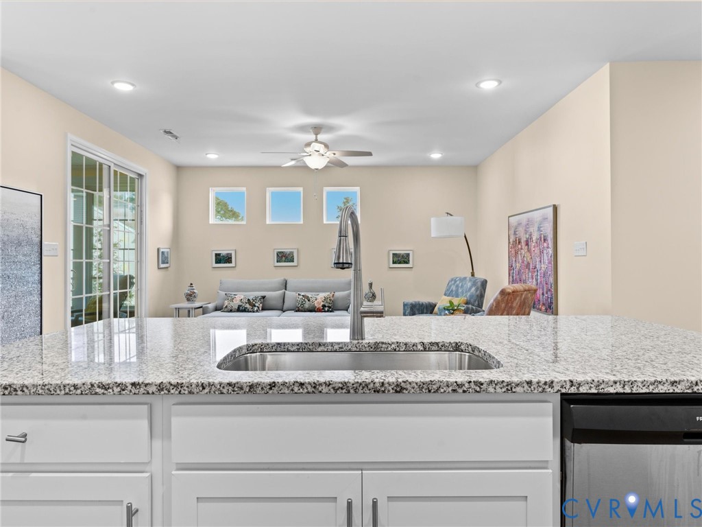 15106 Hazelbury Cir