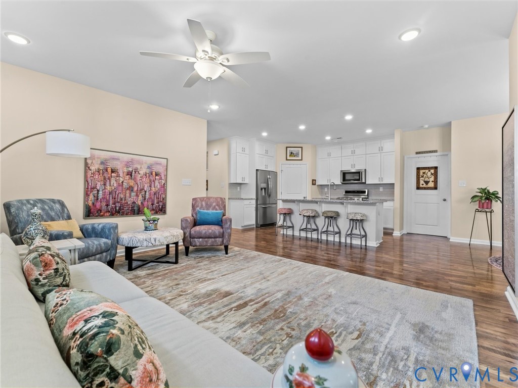 15106 Hazelbury Cir