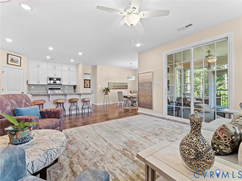 15106 Hazelbury Cir
