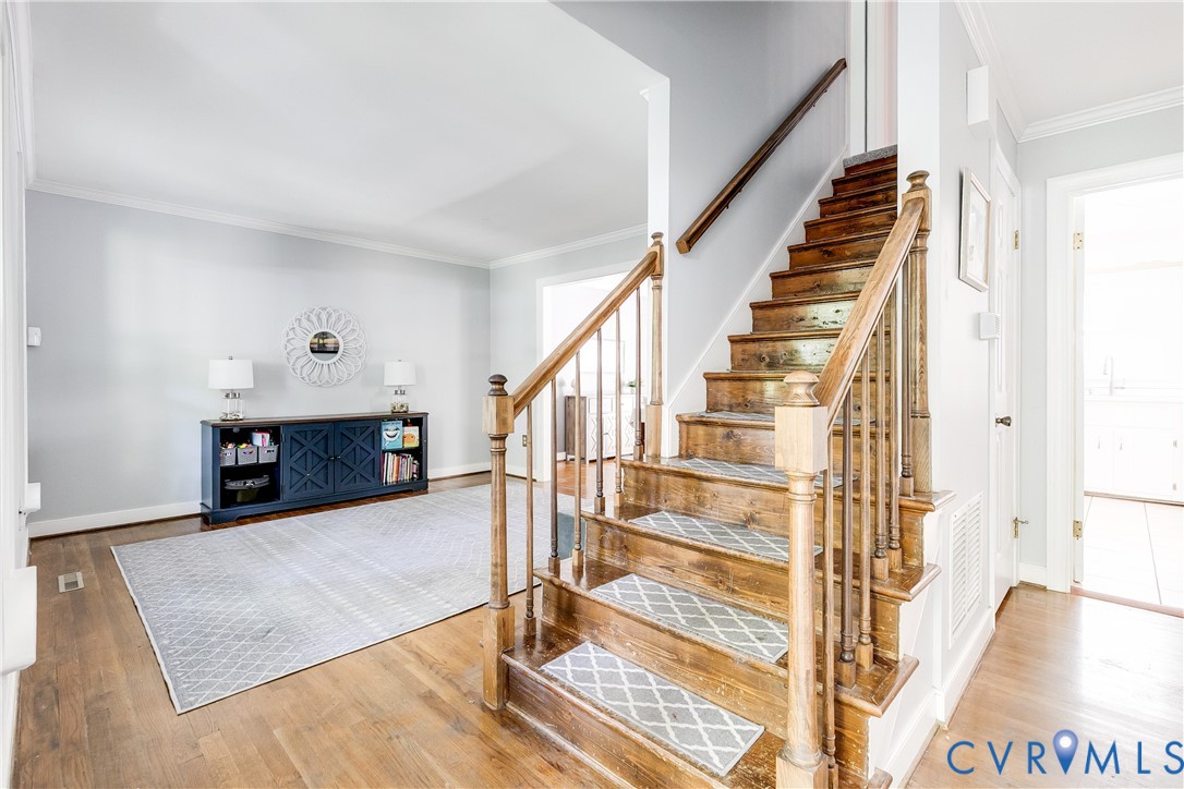1107 Royal Ridge Rd