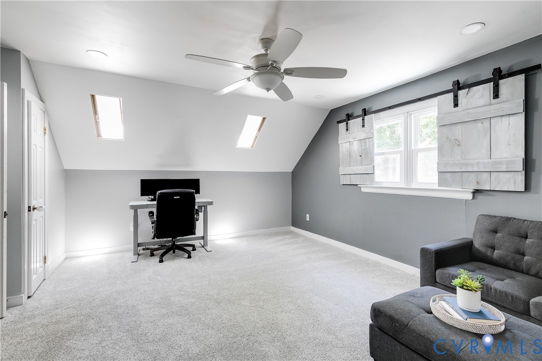 1107 Royal Ridge Rd