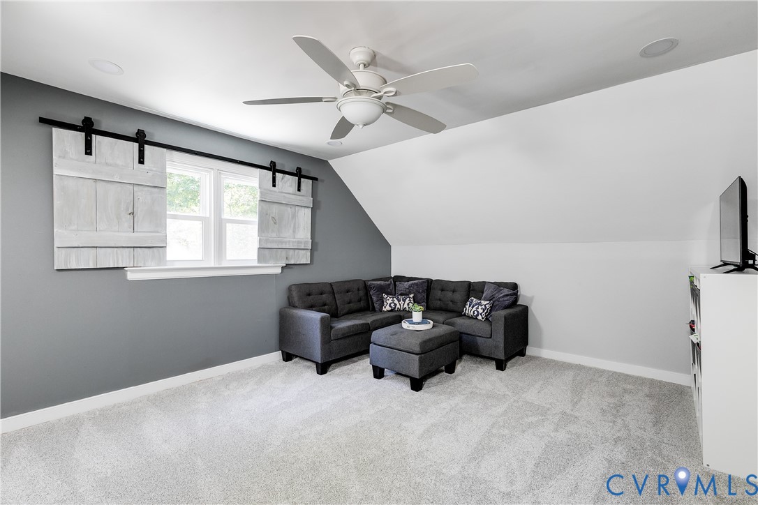 1107 Royal Ridge Rd