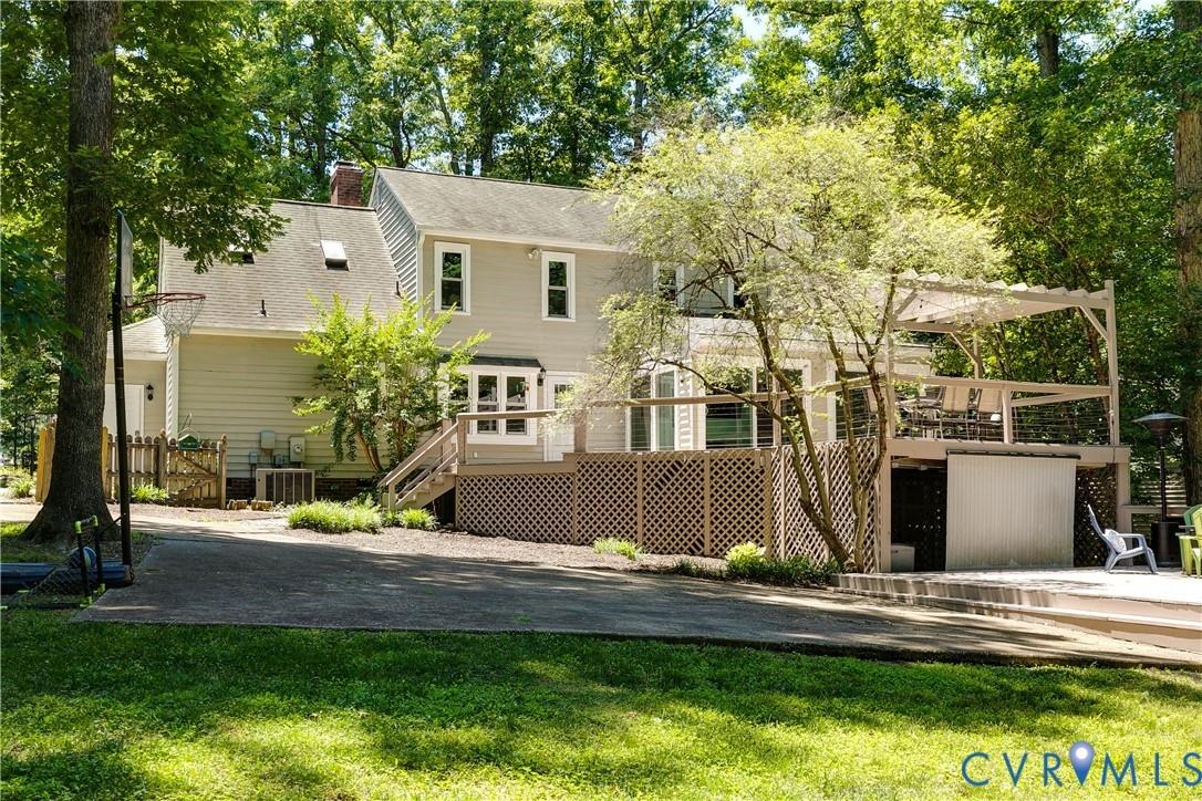 1107 Royal Ridge Rd
