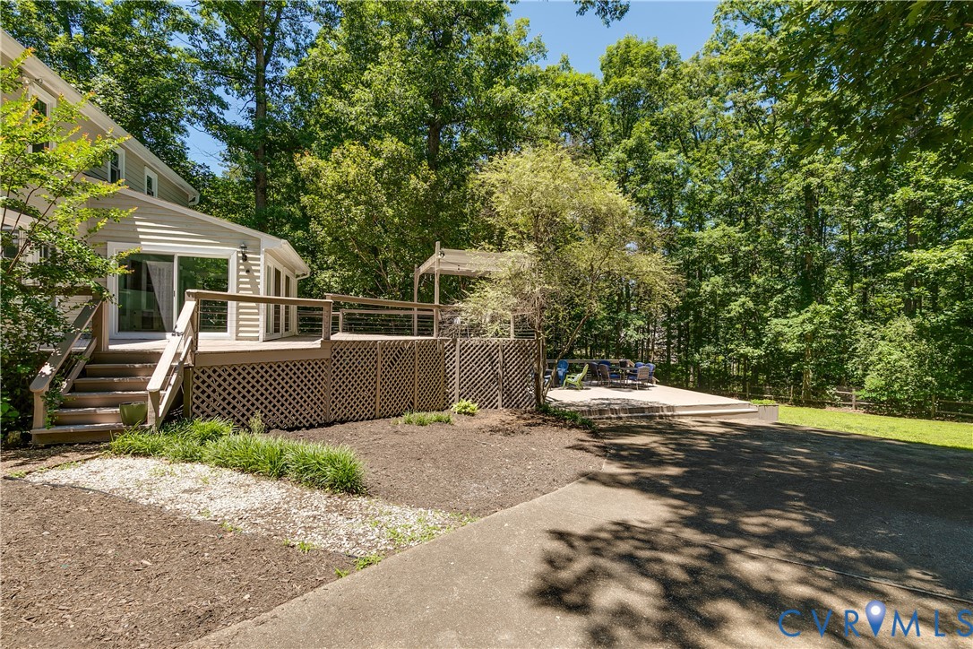 1107 Royal Ridge Rd