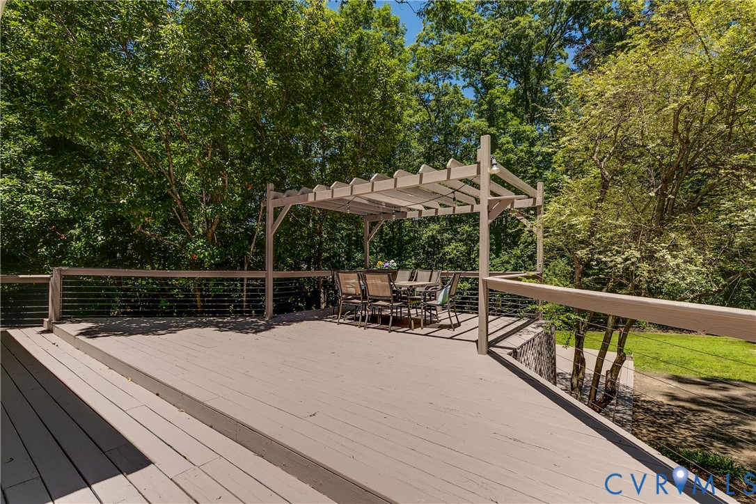 1107 Royal Ridge Rd