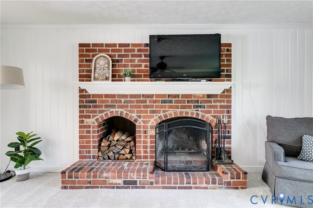 1107 Royal Ridge Rd