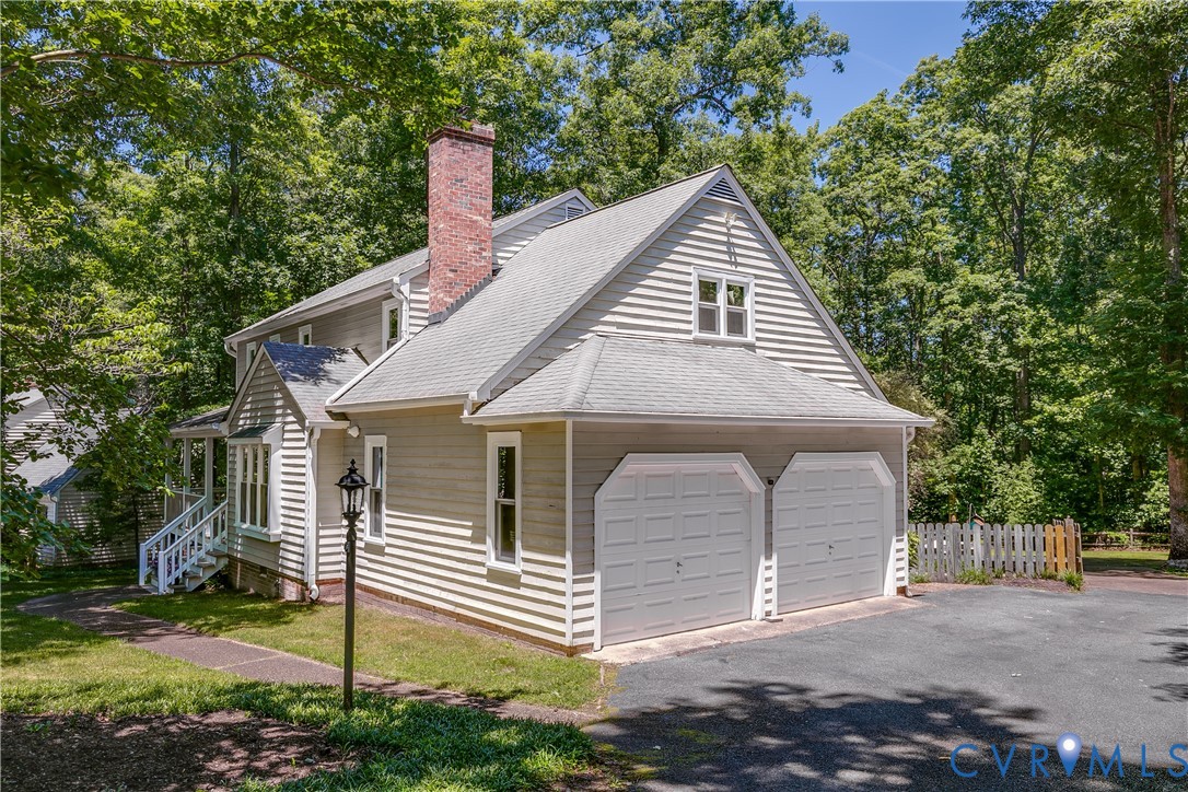1107 Royal Ridge Rd
