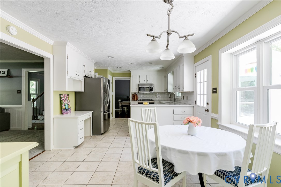 1107 Royal Ridge Rd