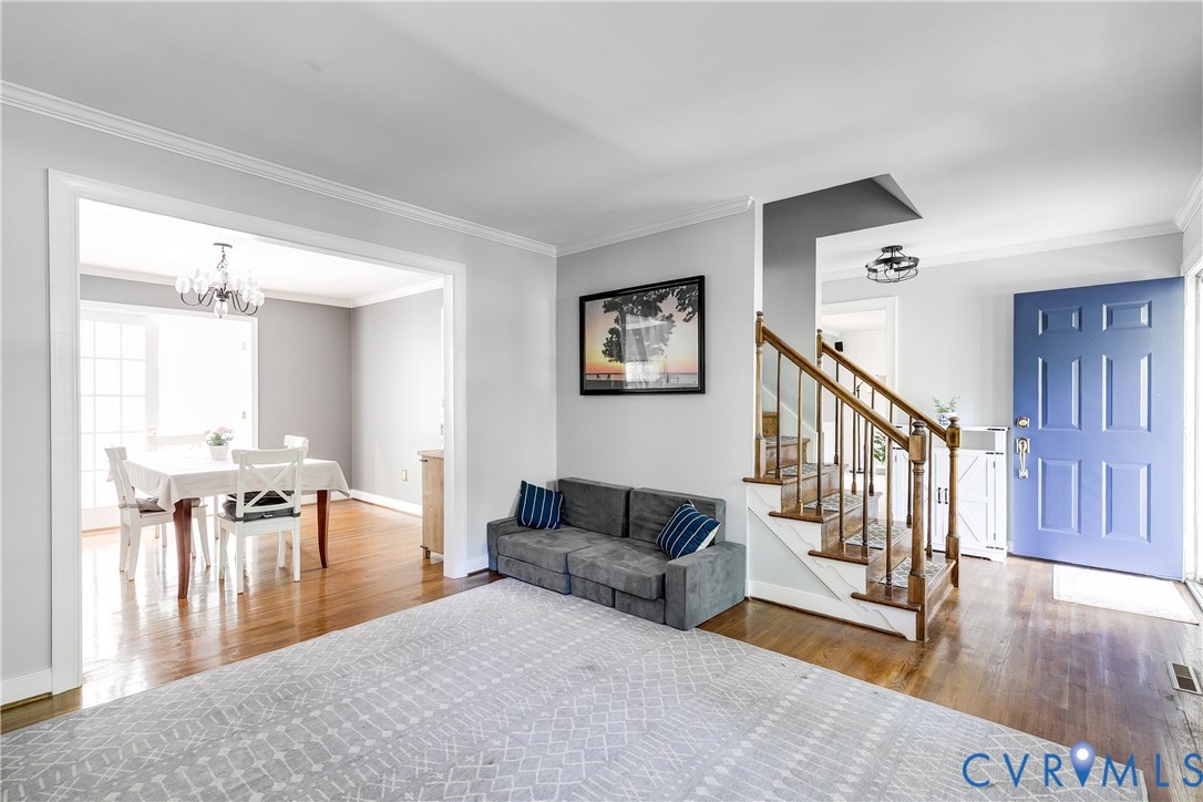 1107 Royal Ridge Rd