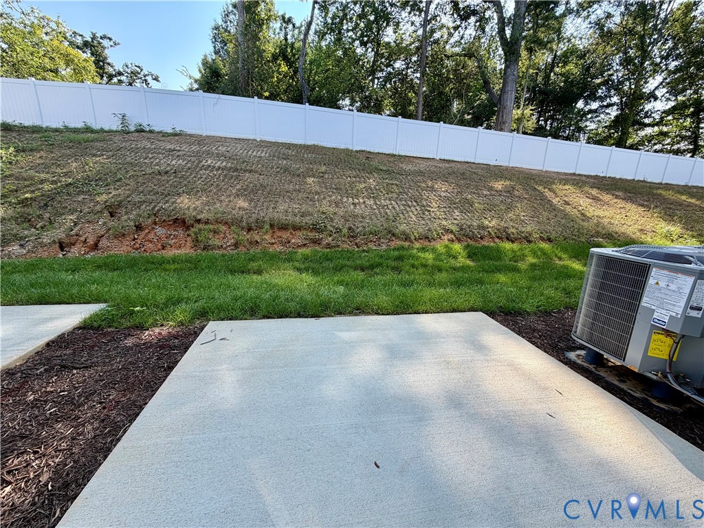 6039 Blue Iris Rd