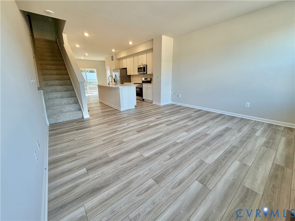 6039 Blue Iris Rd
