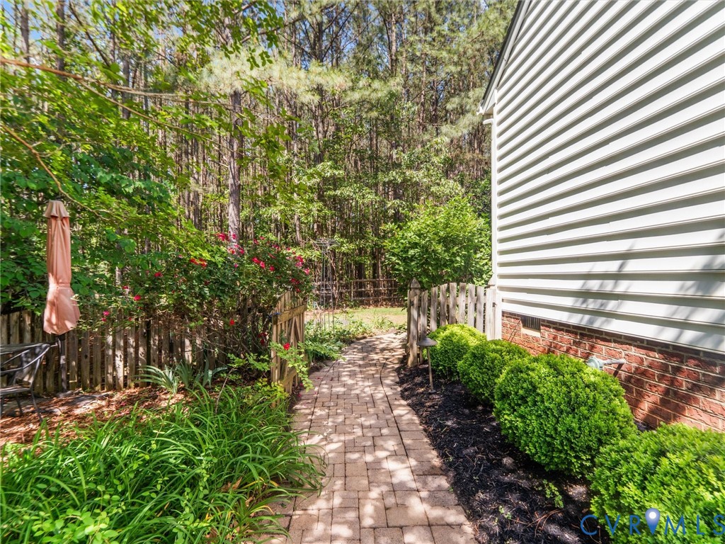 3845 Mill Mount Dr