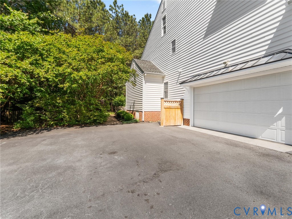 3845 Mill Mount Dr