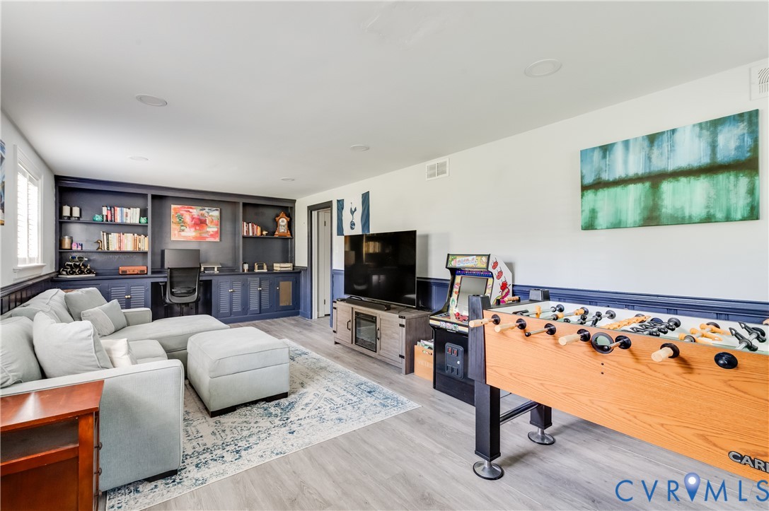 8512 Rivermont Dr