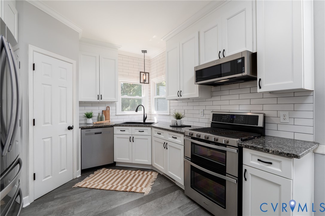 2424 Early Settlers Rd