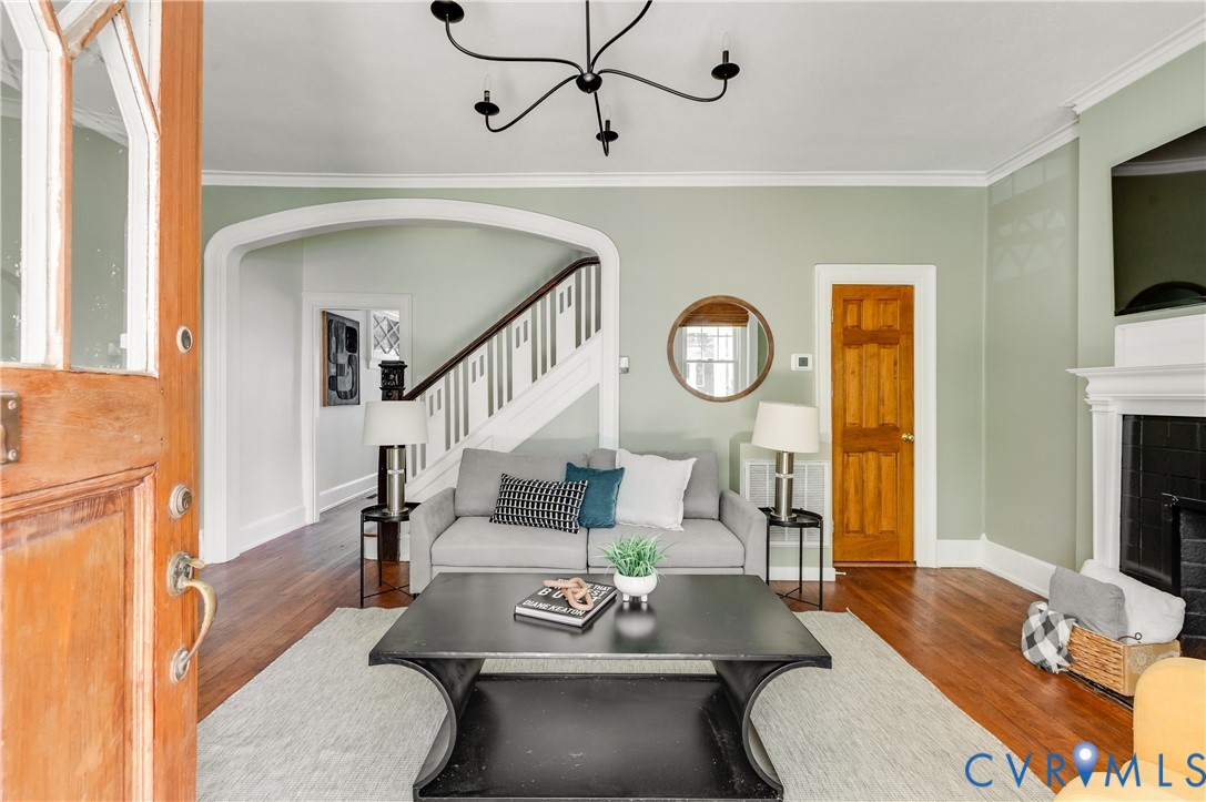 2709 Grayland Ave