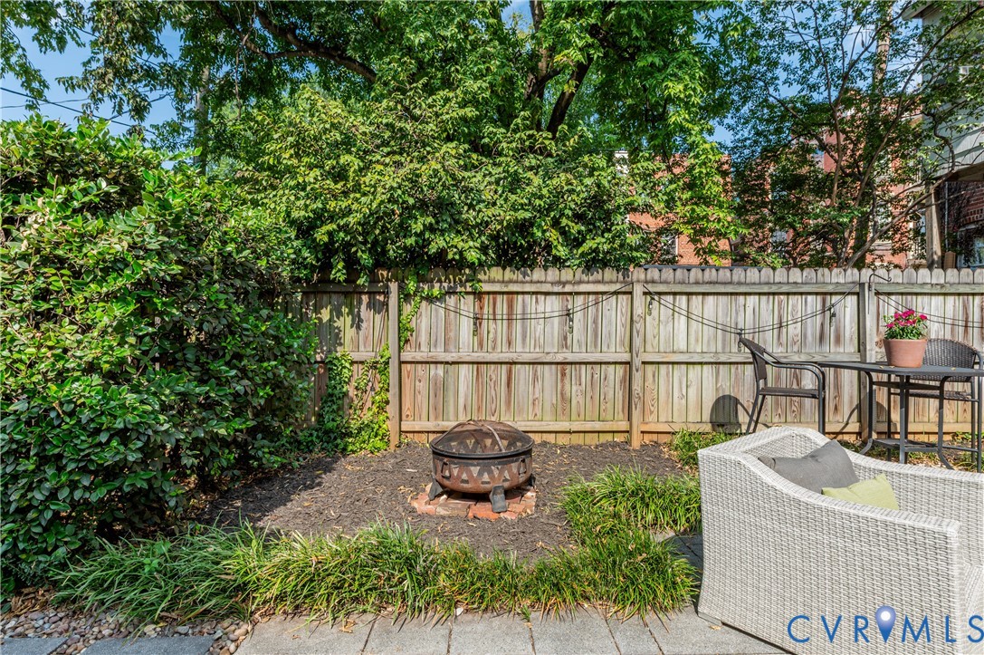 2709 Grayland Ave