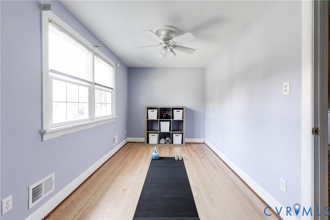 1601 W Monmouth Dr