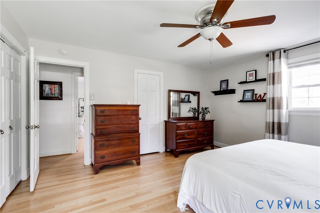 1601 W Monmouth Dr