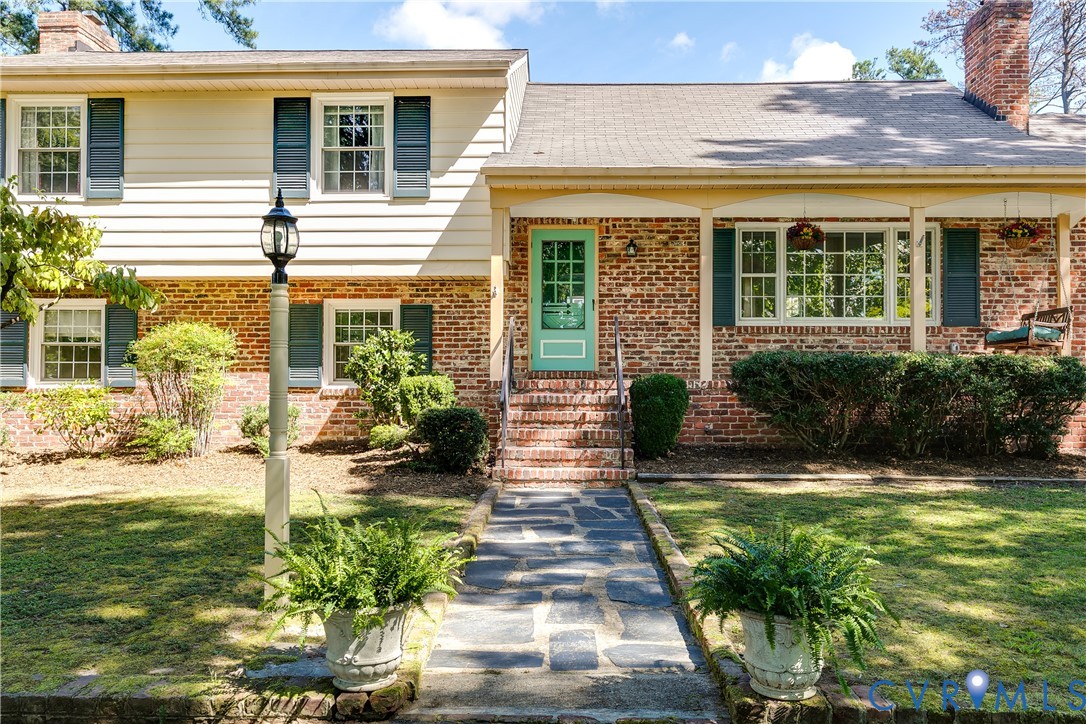 1601 W Monmouth Dr