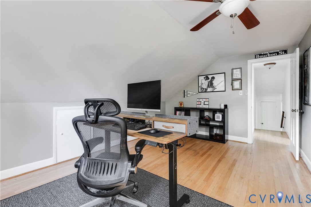 1601 W Monmouth Dr