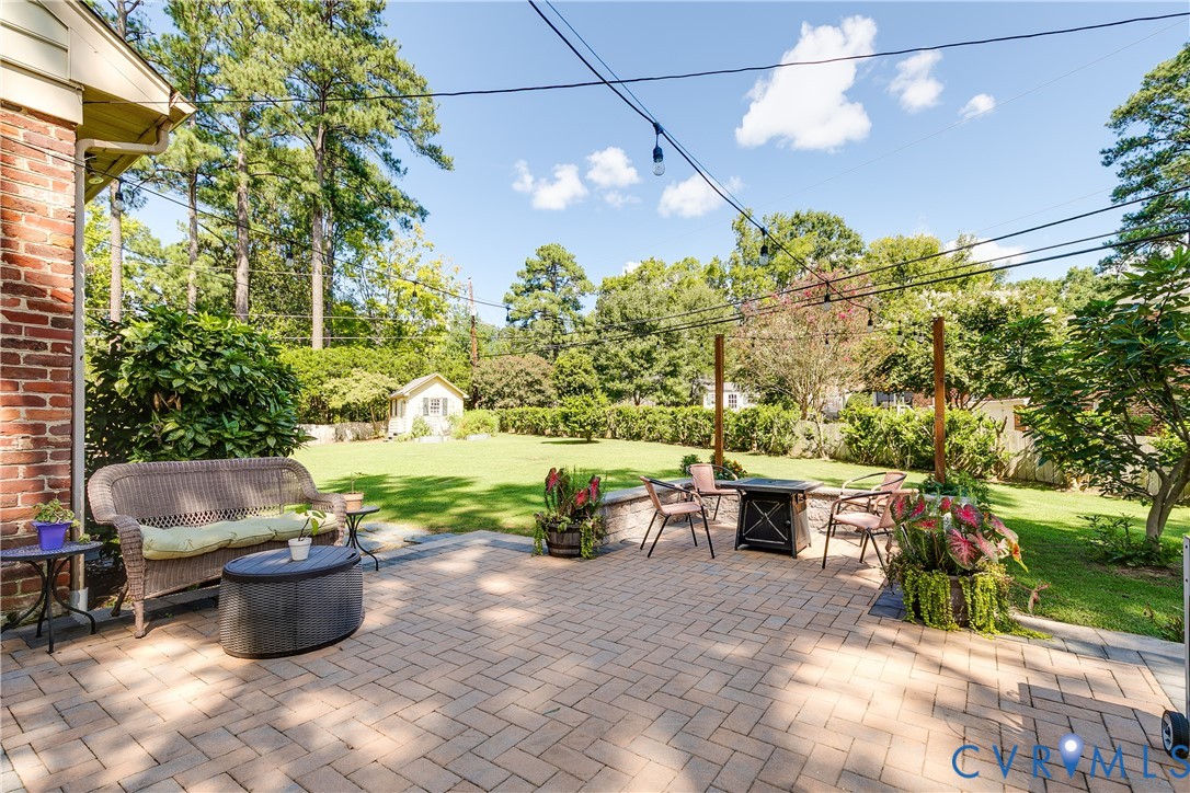 1601 W Monmouth Dr