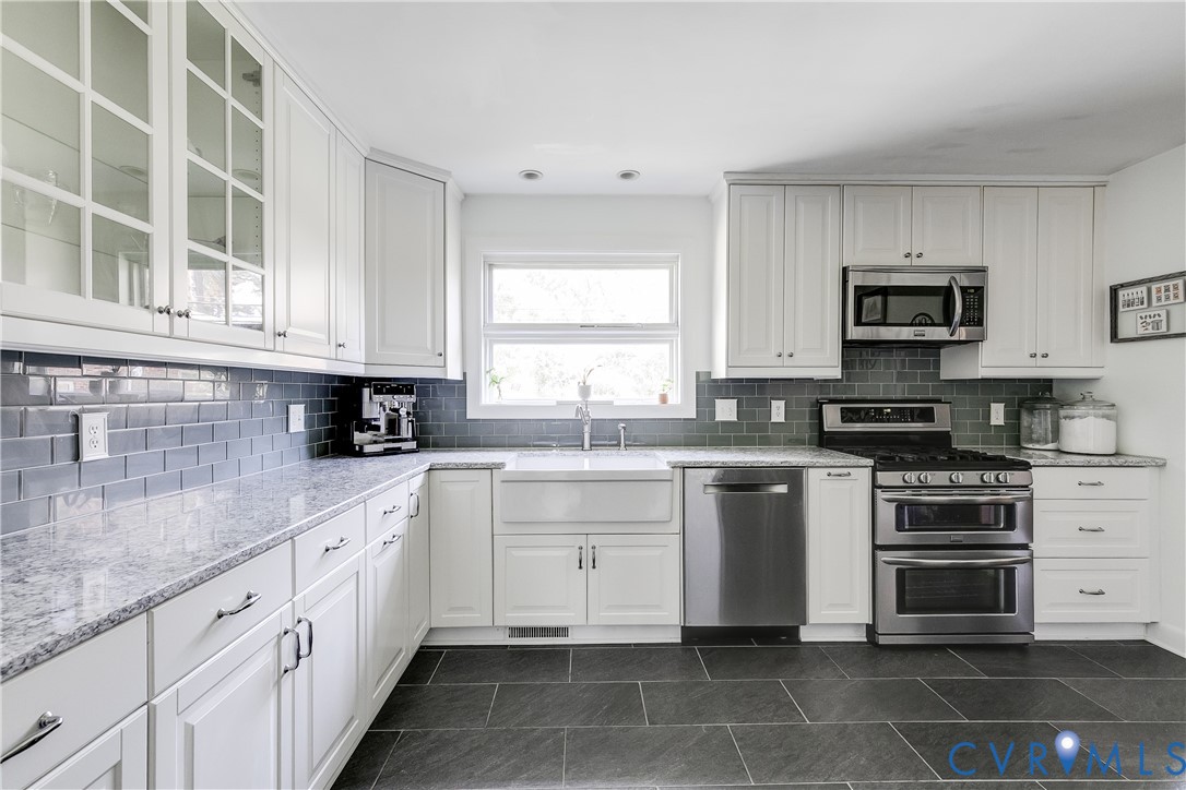 1601 W Monmouth Dr