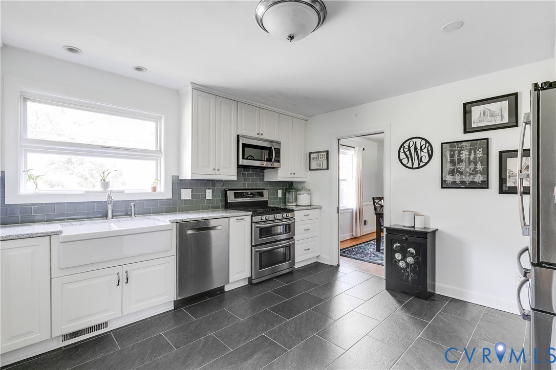 1601 W Monmouth Dr