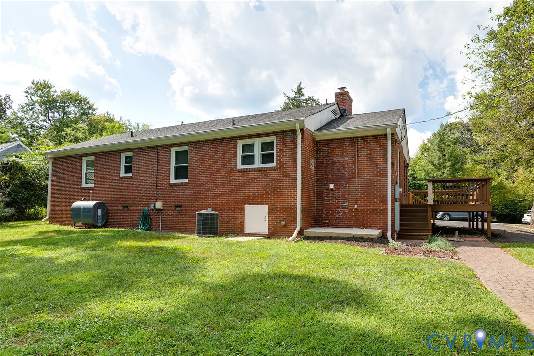 8715 McCaw Dr