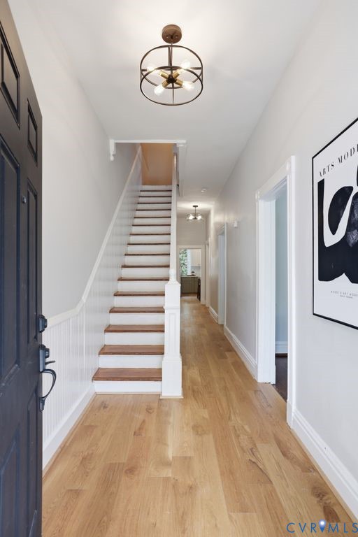 311 W 27th St