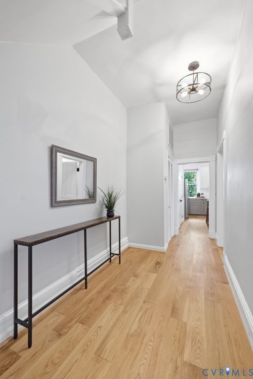 311 W 27th St